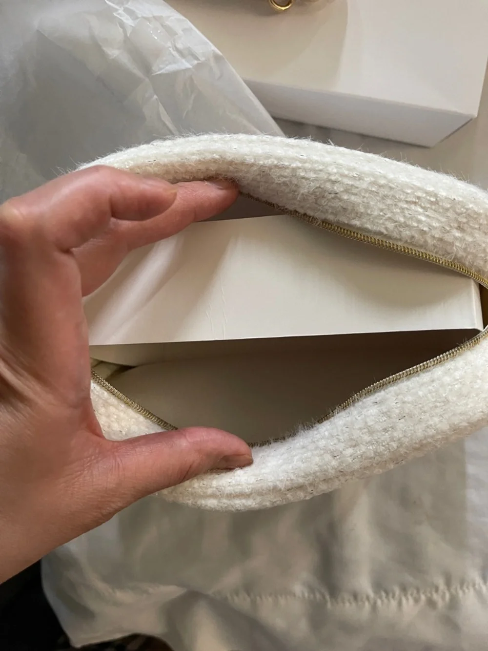 CHANEL White Bouclé Cosmetic Case with Gold Logo - Picture 4 of 5